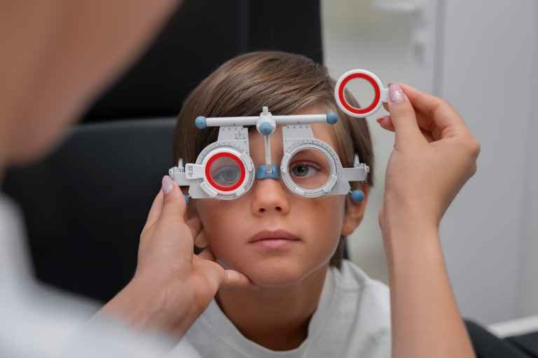 Children eye doctor in Nagpur